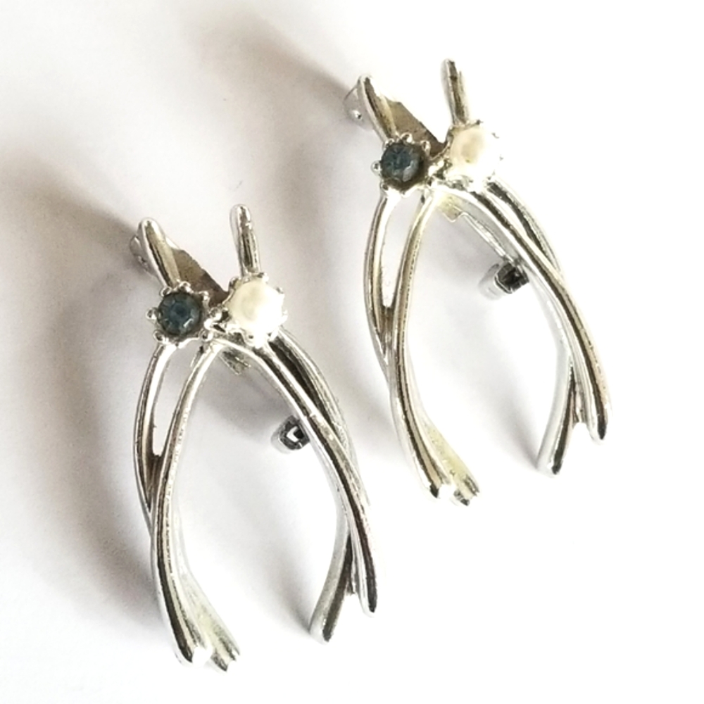 Vintage wishbone pins set of 2 matching brooch aqua blue rhinestone silver